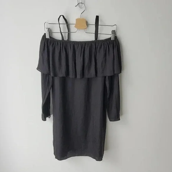 Aritzia Wilfred off shoulder  ruffle satin dress shirt - Picture 9 of 10